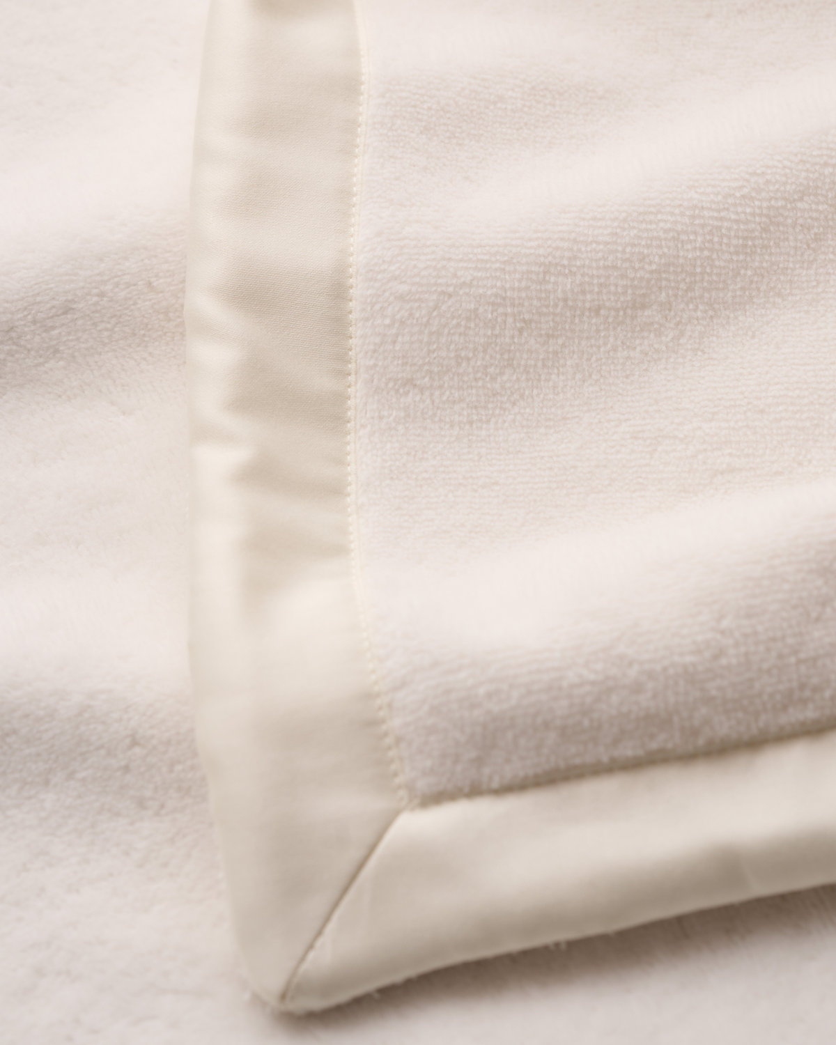 Sateen Frame Towel Ivory